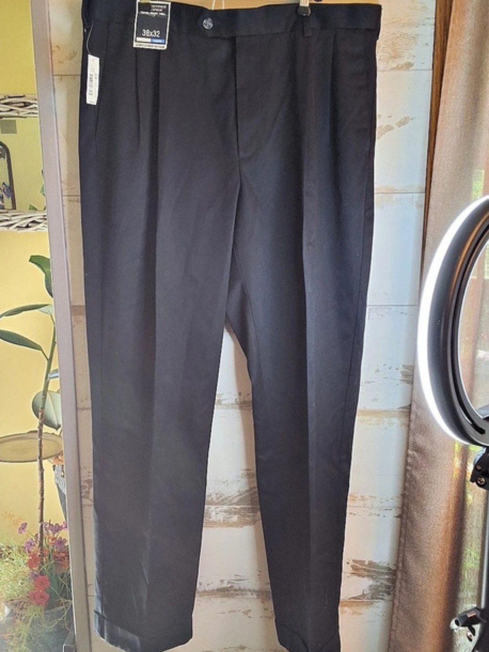 Roundtree & Yorke Travel Smart Twill Pleated Comfort Ultimate Expander Waist